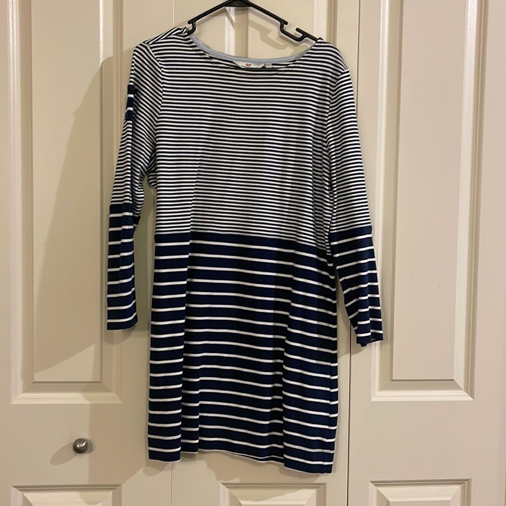 Large Vineyard Vines Dress